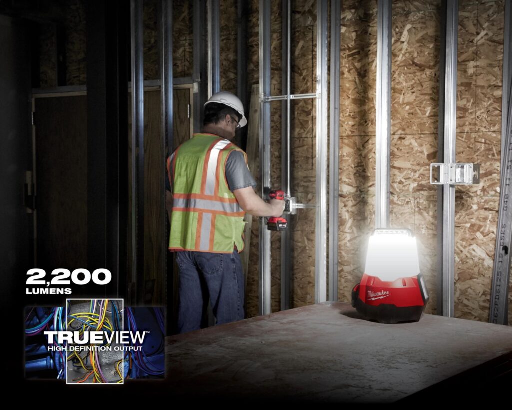 luz-de-sitio-compacta-con-modo-de-inundaci-n-m18-radius-milwaukee-2144